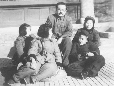 任弼時和家人 任弼時和家人