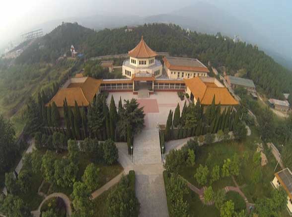 八角形結構的紀念堂 八角形結構的紀念堂