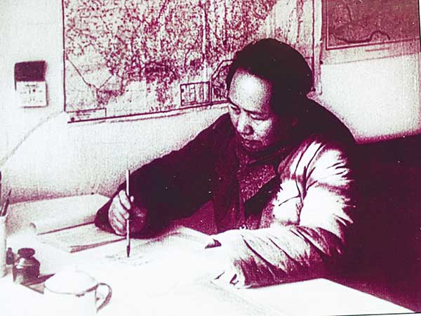 毛澤東為中央黨校題寫校訓“實事求是,不尚空談”
毛澤東為中央黨校題寫校訓“實事求是,不尚空談”