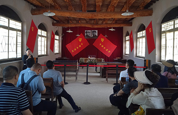 西柏坡黨?，F場教學